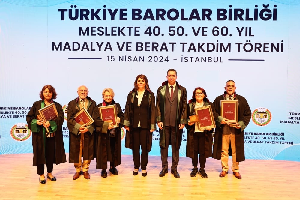 Meslekte 40, 50 ve 60 Yılını Dolduran Meslektaşlarımıza Plaket Verildi - 233