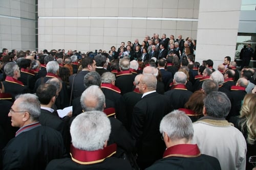 Adalet Dilenmiyoruz: Direniyoruz!
 - 13