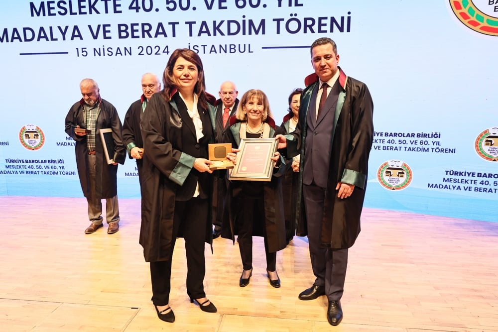 Meslekte 40, 50 ve 60 Yılını Dolduran Meslektaşlarımıza Plaket Verildi - 309