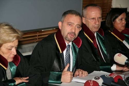 Yolsuzluk İddialarını Kapatılmış Saymak Hukuken Mümkün Değildir

 - 10