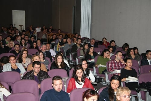 “Kadın Hakları Ve Aile İçi Şiddet” Konulu Sertifika Programı Devam Ediyor

 - 4