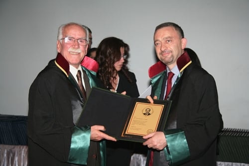 Mesleklerinde 25, 30, 35 Yılını Dolduran Toplam 693 Meslektaşımıza Plaket Verildi
 - 90