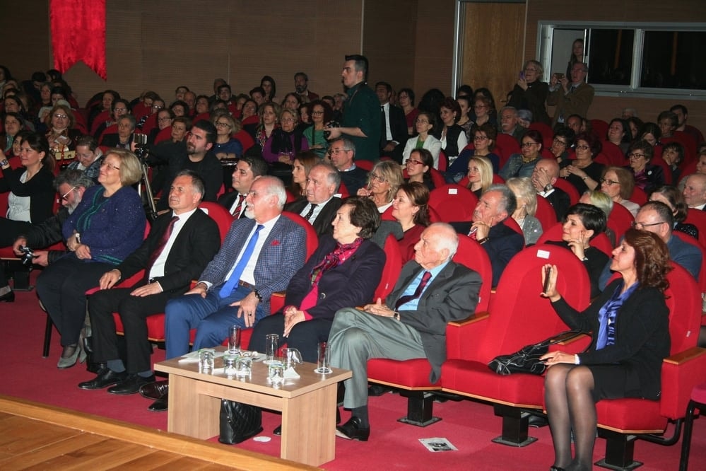 Çağdaş Yaşam Cumhuriyet Ödülü Ümit Kocasakal’a Verildi - 100