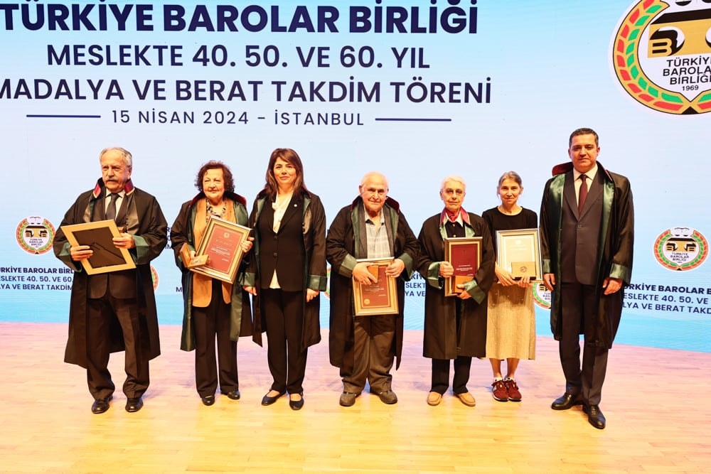 Meslekte 40, 50 ve 60 Yılını Dolduran Meslektaşlarımıza Plaket Verildi - 114