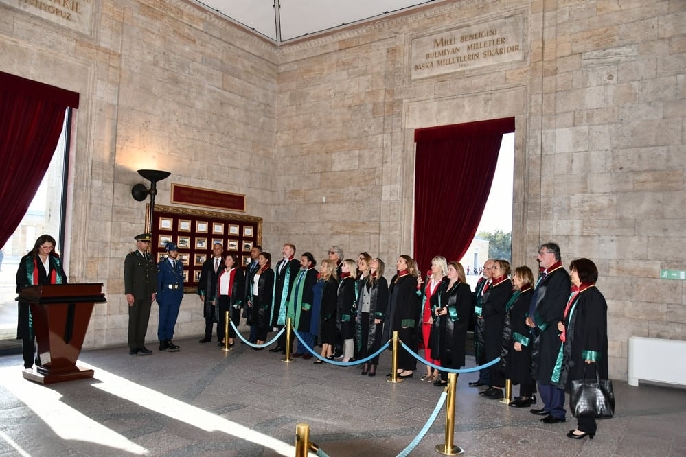 İstanbul Barosu Cumhuriyetimizin 100. Yılında Anıtkabir’de ATAMIZIN Huzurunda - 15