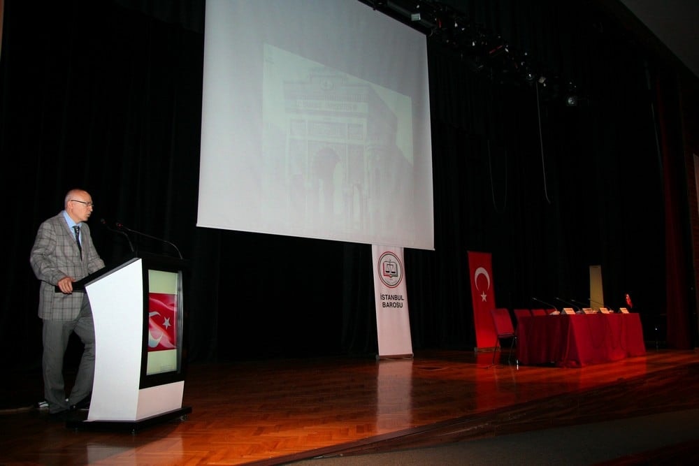 Hukuka Felsefi ve Sosyolojik Bakışlar VIII - 32