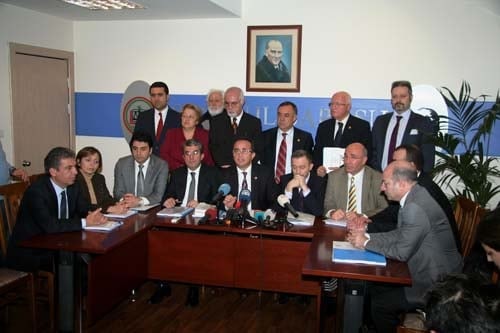 Milletvekillerinden Baroya Destek

 - 12