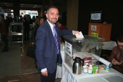 Ümit Kocasakal İstanbul Barosu Başkanlığına Yeniden Seçildi 

 - 236