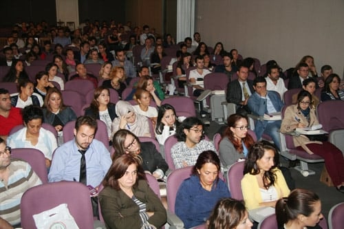 Kadın Hakları Ve Aile İçi Şiddet Konulu Sertifika Programı Devam Ediyor

 - 39