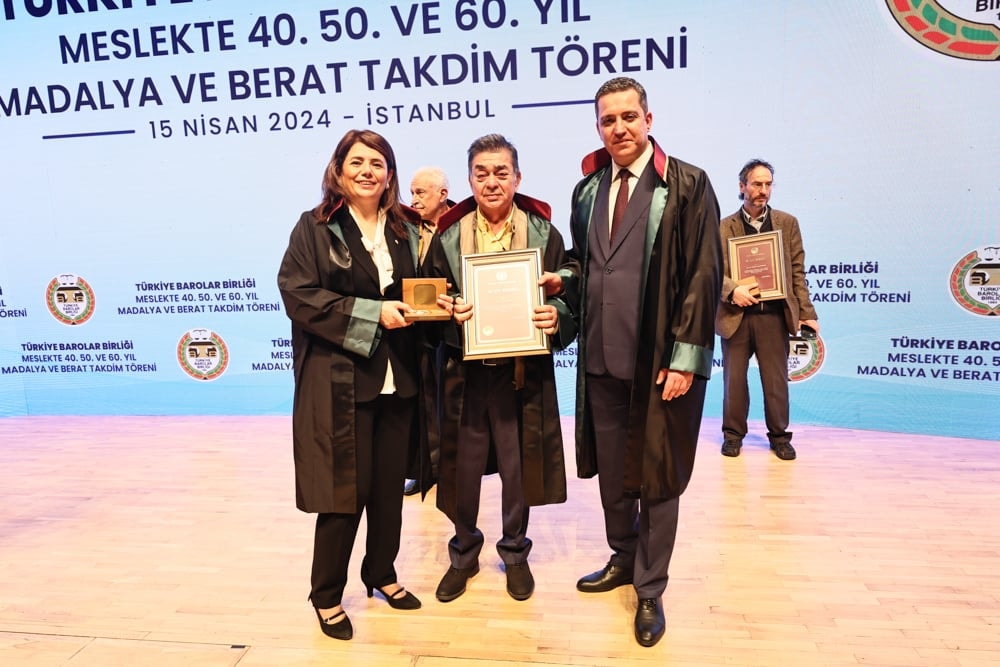 Meslekte 40, 50 ve 60 Yılını Dolduran Meslektaşlarımıza Plaket Verildi - 315