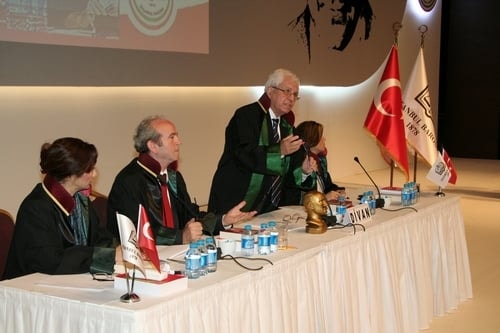 Ümit Kocasakal İstanbul Barosu Başkanlığına Yeniden Seçildi 

 - 91