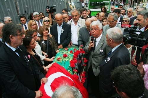 Av. Cengiz Kayıtmazer Son Yolculuğuna Uğurlandı
 - 32