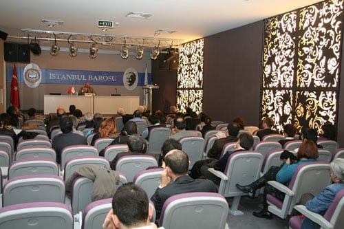 Prof. Dr. Av. Erdener Yurtcan:
“Ceza Avukatı Özgürlük Mücadelesi Verir” - 18