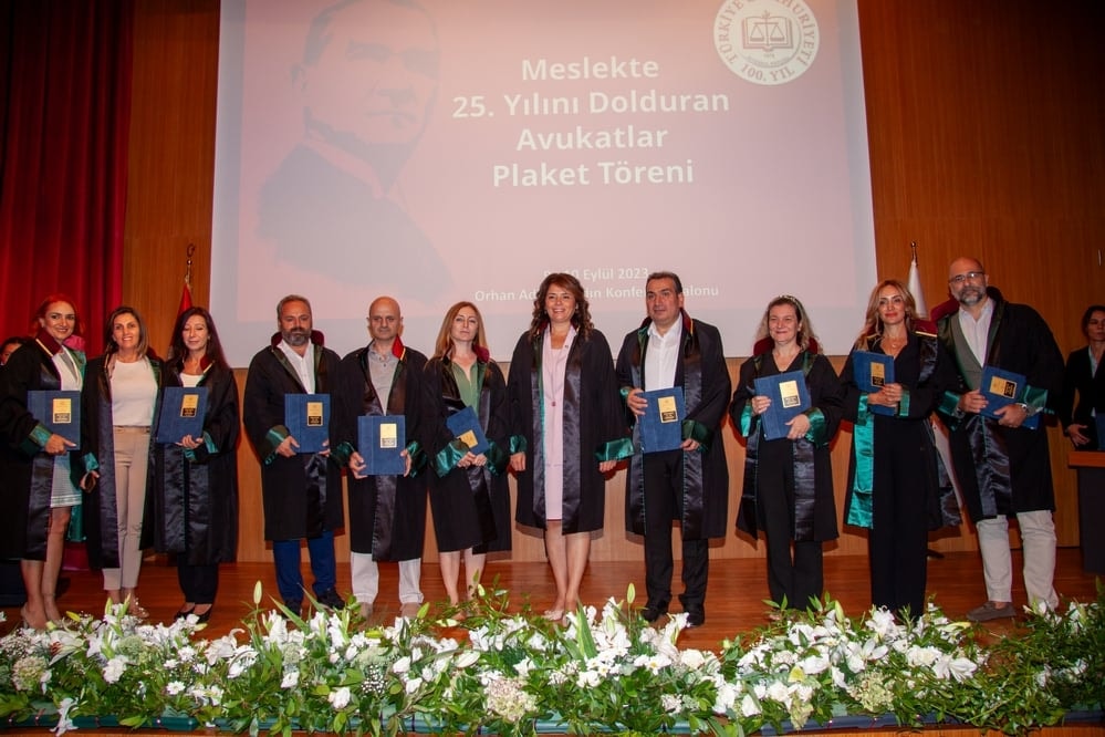 Meslekte 25, 30 ve 35 Yılını Dolduran Meslektaşlarımıza Plaket Verildi - 86