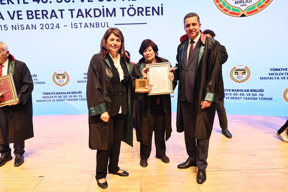 Meslekte 40, 50 ve 60 Yılını Dolduran Meslektaşlarımıza Plaket Verildi - 324