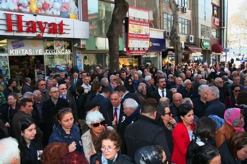 Örnek İnsan Av. Ekrem Erdal Üner’İ Son Yolculuğuna Uğurladık
 - 33