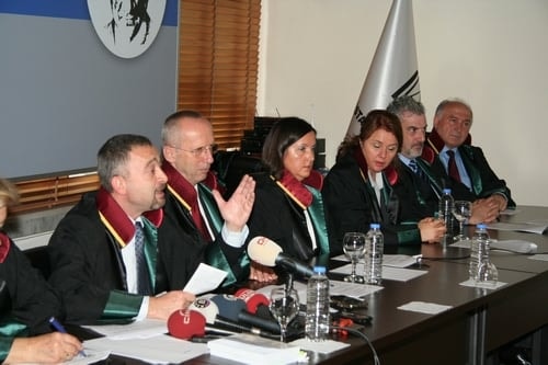 Yolsuzluk İddialarını Kapatılmış Saymak Hukuken Mümkün Değildir

 - 30