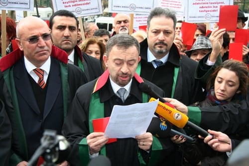 Cübbemize, Vatandaşın Hakkına Ve Hukukuna Sahip Çıkıyoruz! 

Arabuluculuğa Geçit Yok!  - 14