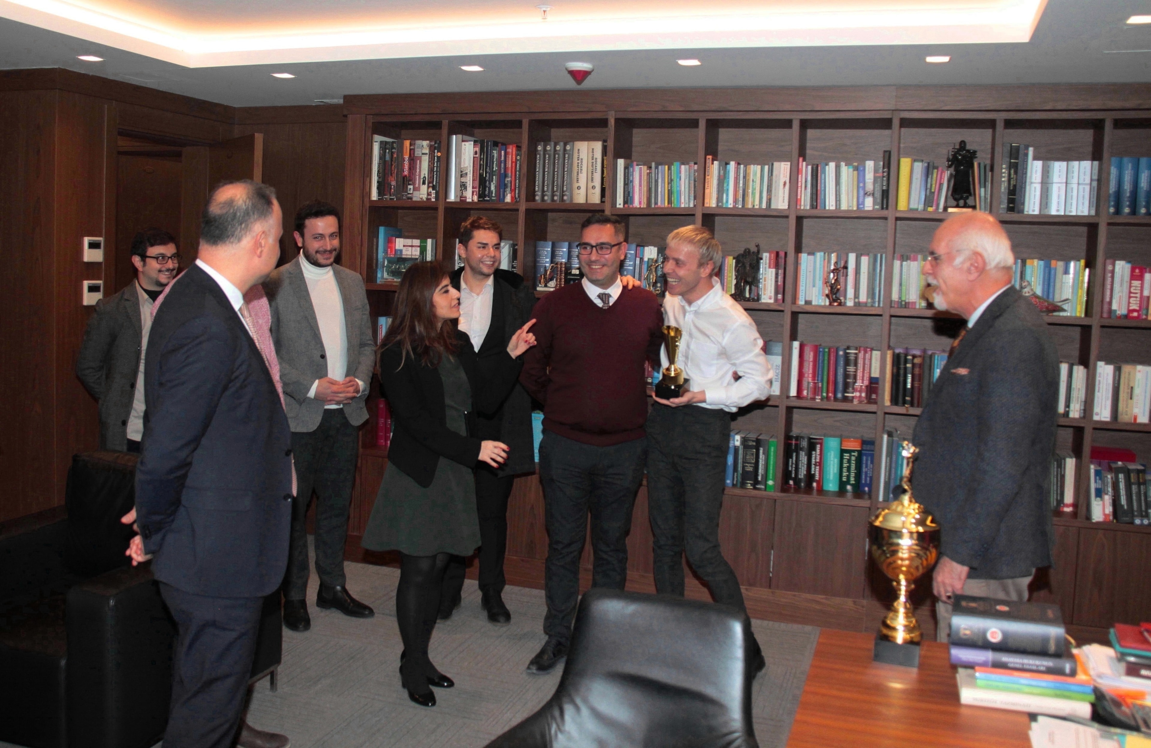 İstanbul Barosu Turkuaz Erkek Voleybol Takımımız Şampiyon - 8