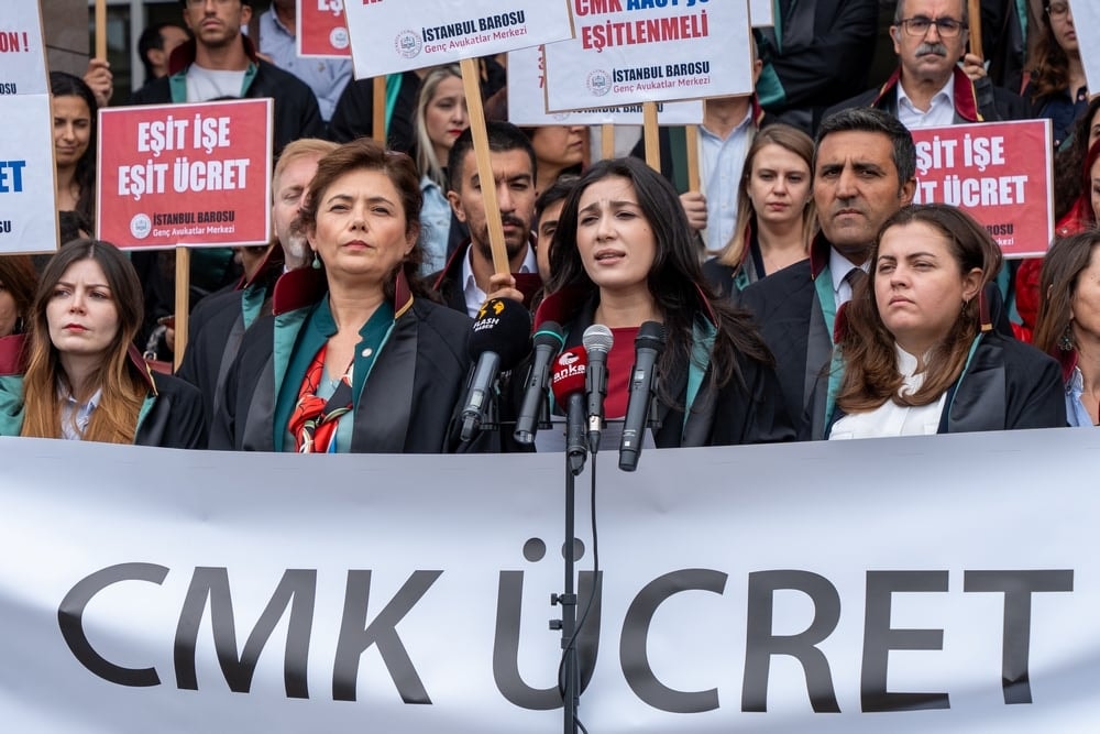 İstanbul Barosu'ndan CMK Ücret Tarifelerinin AAÜT'ye Yükseltilmesi için Çağlayan Adliyesi Önünde Basın Açıklaması - 6