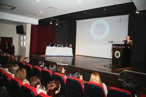 En Fazla Şiddete Sağlık Personeli Uğruyor

 - 14