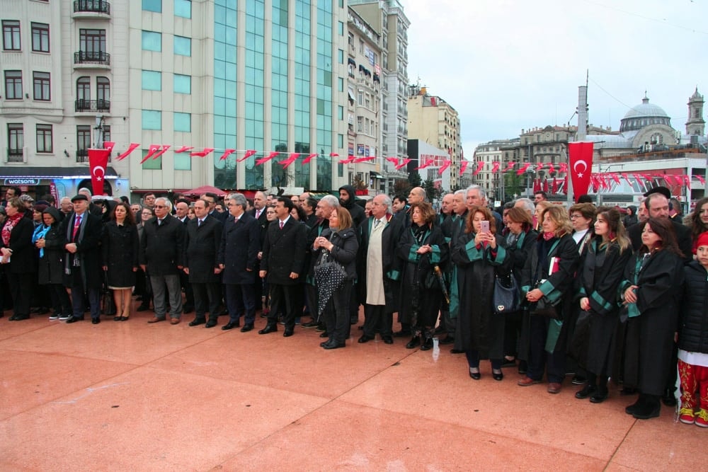 İstanbul Barosu, 23 Nisan Ulusal Egemenlik ve Çocuk Bayramında Taksim Cumhuriyet Anıtındaydı - 50