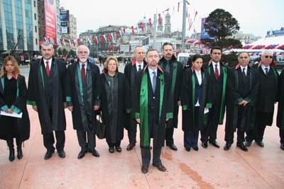 5 Nisan Avukatlar Gününü Kutlamıyoruz

 - 11