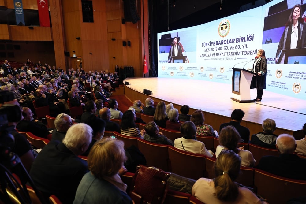 Meslekte 40, 50 ve 60 Yılını Dolduran Meslektaşlarımıza Plaket Verildi - 17