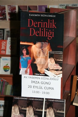 Av. Yasemin Eğinlioğlu Kitabını İmzaladı 

 - 4