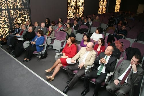 İnsan Haklarında Bir Arpa Boyu Yol
 - 10