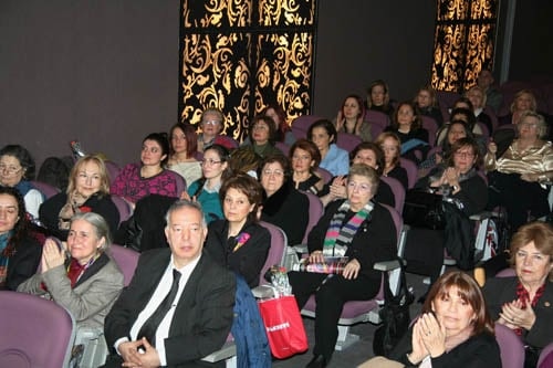 Kadına Şiddet Durmak Bilmiyor

 - 14