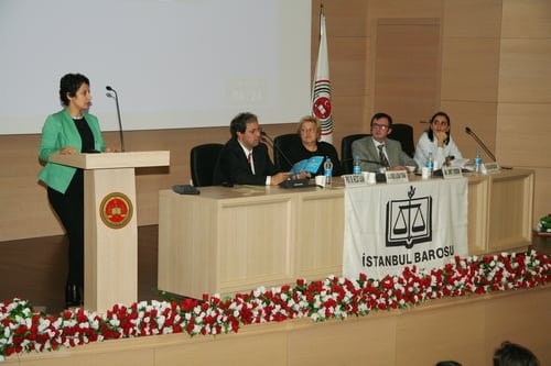 Sağlık Çalışanlarının Kadına Yönelik Şiddetin Önlenmesinde

Hukuki Ve Cezai Sorumluluğu 
 - 12