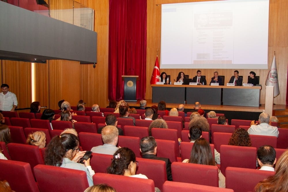 Türkiye Cumhuriyeti’nin 100. Yılında Atatürk ve Laik Cumhuriyet Hukuku Etkinliği - 12