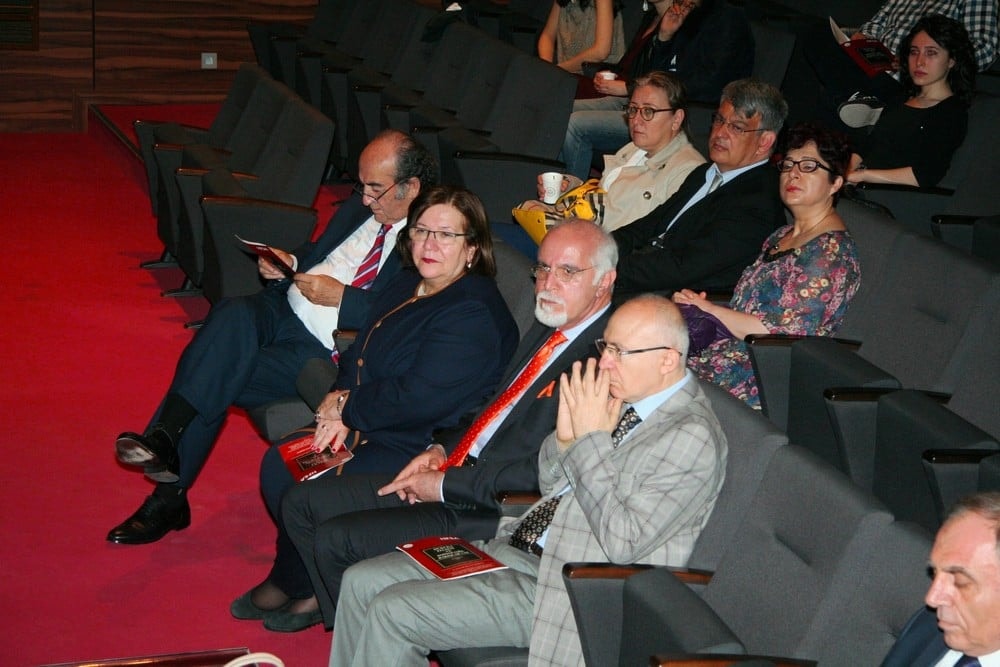 Hukuka Felsefi ve Sosyolojik Bakışlar VIII - 6