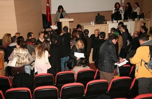 Sağlık Çalışanlarının Kadına Yönelik Şiddetin Önlenmesinde

Hukuki Ve Cezai Sorumluluğu 
 - 32