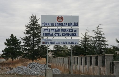 İstanbul Barosu Delegeleri Tbb’Nin Yapımı Süren Ayaş Tesislerinde İncelemelerde Bulundu

 - 11