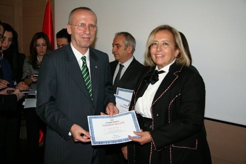 Hukuk Eğitimi Büyük Bir Kaosa Sürüklenmiştir - 112