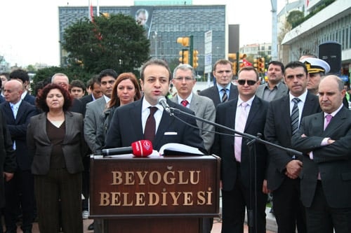 Atamızı Anıyoruz

 - 13