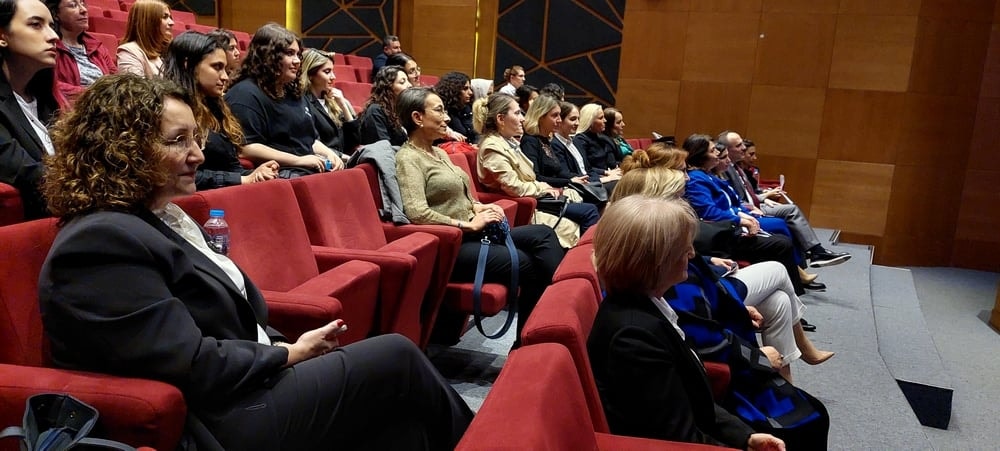 Türk Üniversiteli Kadınlar Derneği'nden Başkan Saraç'a Ödül - 2