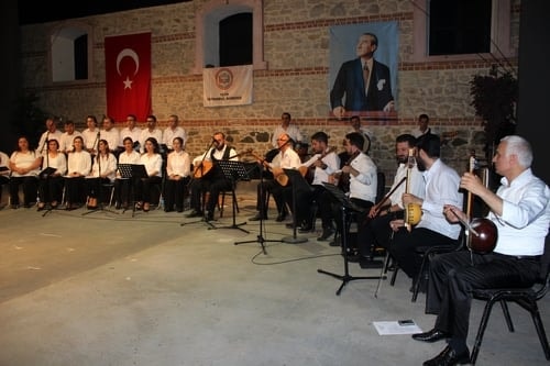 Türk Halk Müziği Topluluğumuzun Konseri
 - 10