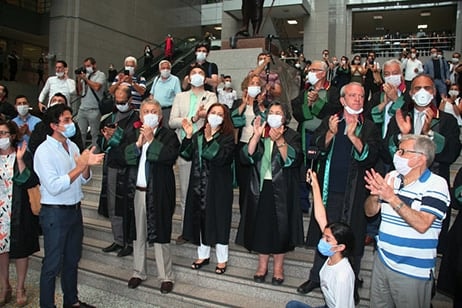 Avukatların Direnişi Sürüyor