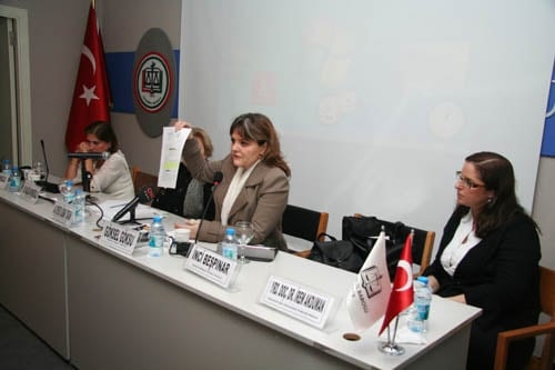 Kadına Şiddet Durmak Bilmiyor

 - 111