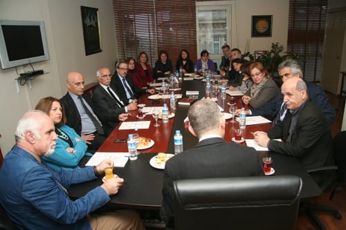 İzmir Barosu Yönetiminden 
İstanbul Barosuna Destek - 49