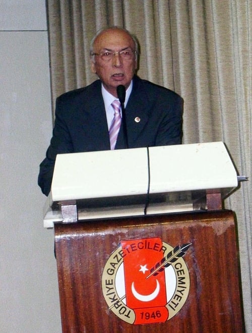 Basın Danışmanımıza Burhan Felek Basın Hizmet Ödülü Verildi
 - 1