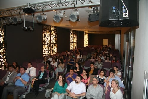 25. Dönem Hukuk İngilizcesi Ve Terminolojisi Derslerini Tamamlayanlara Katılım Belgeleri Verildi
 - 1