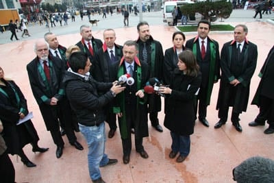 5 Nisan Avukatlar Gününü Kutlamıyoruz

 - 20