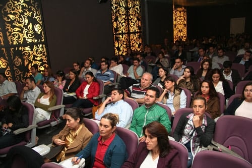 Kadın Hakları Ve Aile İçi Şiddet Konulu Sertifika Programı Devam Ediyor

 - 53