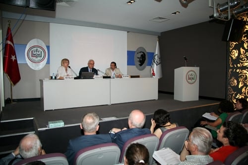 Hukuk Ve Tıp Mensupları Arasında Ortak Dil
 - 40