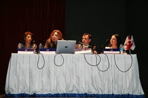 En Fazla Şiddete Sağlık Personeli Uğruyor

 - 46