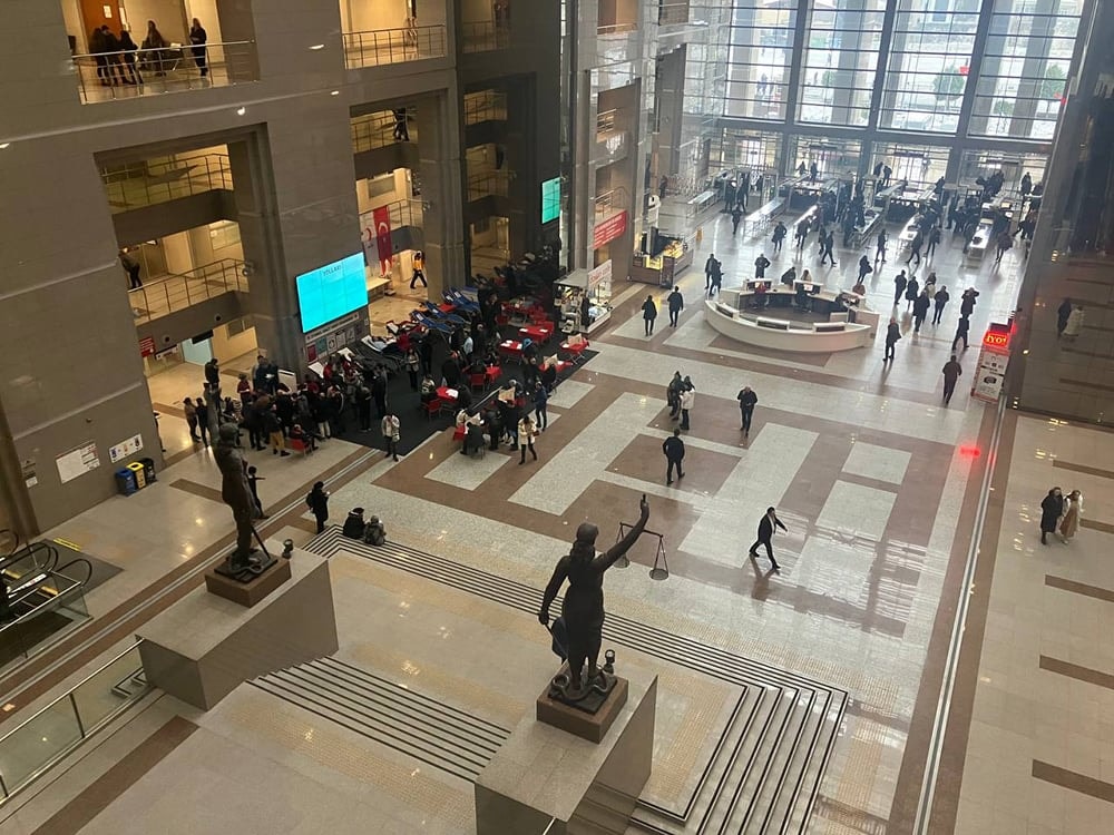 Baromuzun Girişimiyle Çağlayan Adliyesi’nde Kan Bağış Noktası Kuruldu